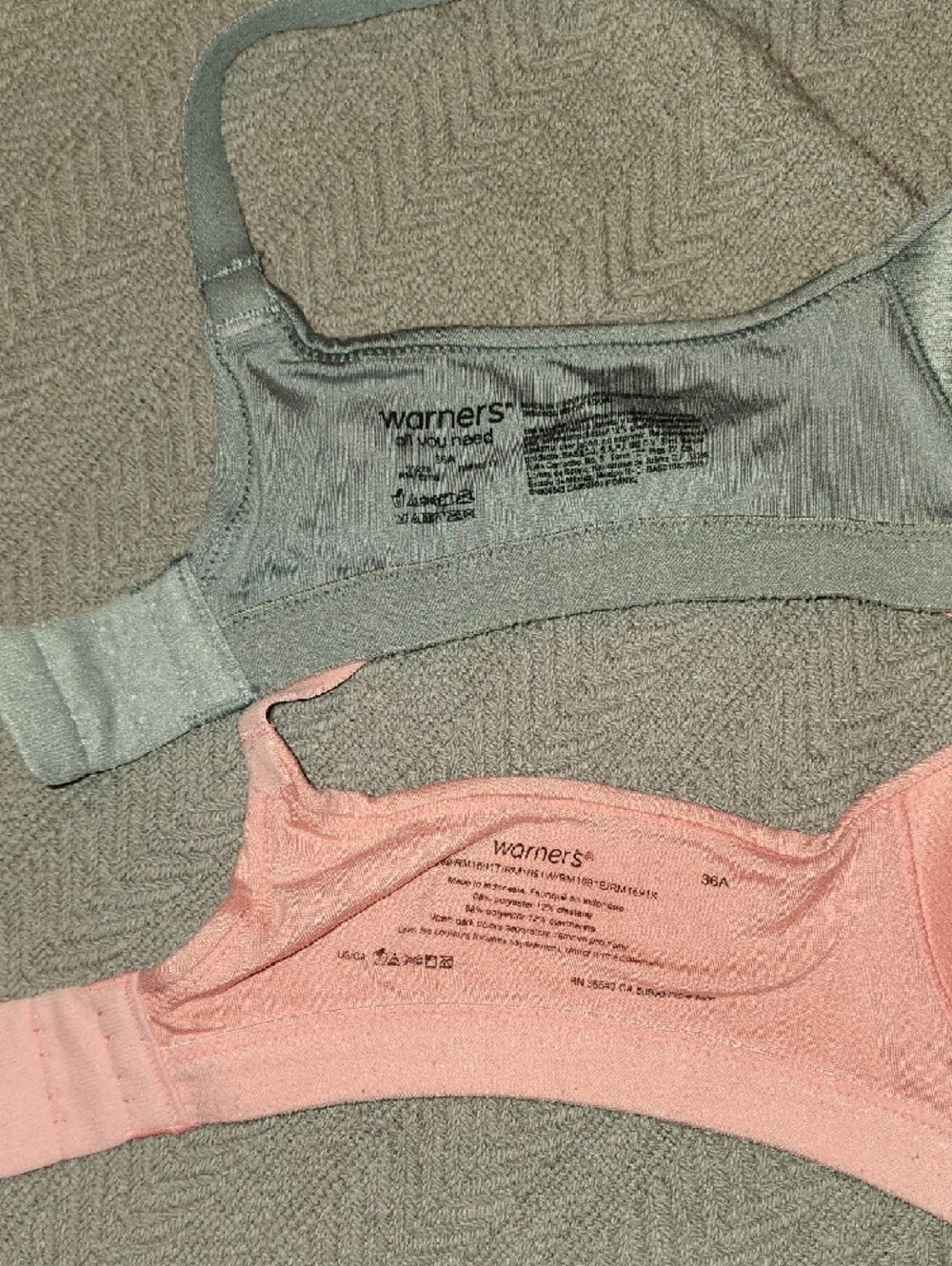 Warner's 4-Pack Smooth Molded Bras in Pink, Navy, and Gray - Picture 6 of 11
